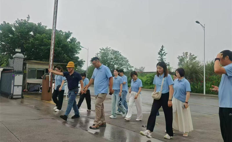 蔥滿滿參觀中迅3